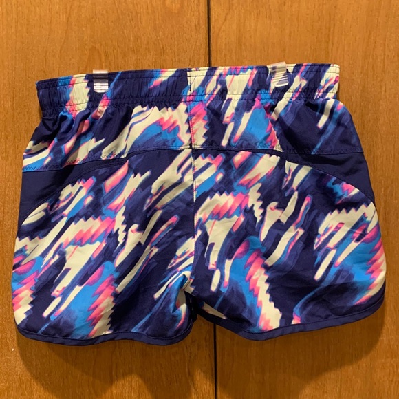 Under Armour Running Shorts - Picture 2 of 4